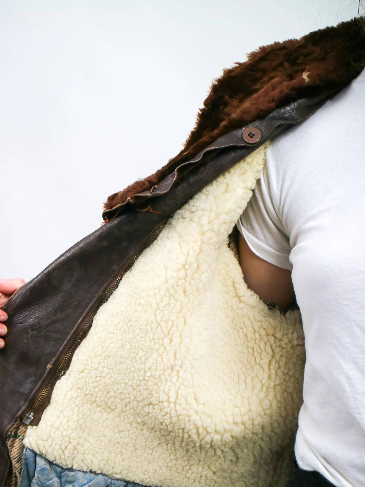 1940s french Brown cowhide car coat jacket with Shearling Lining and Fur Collar
