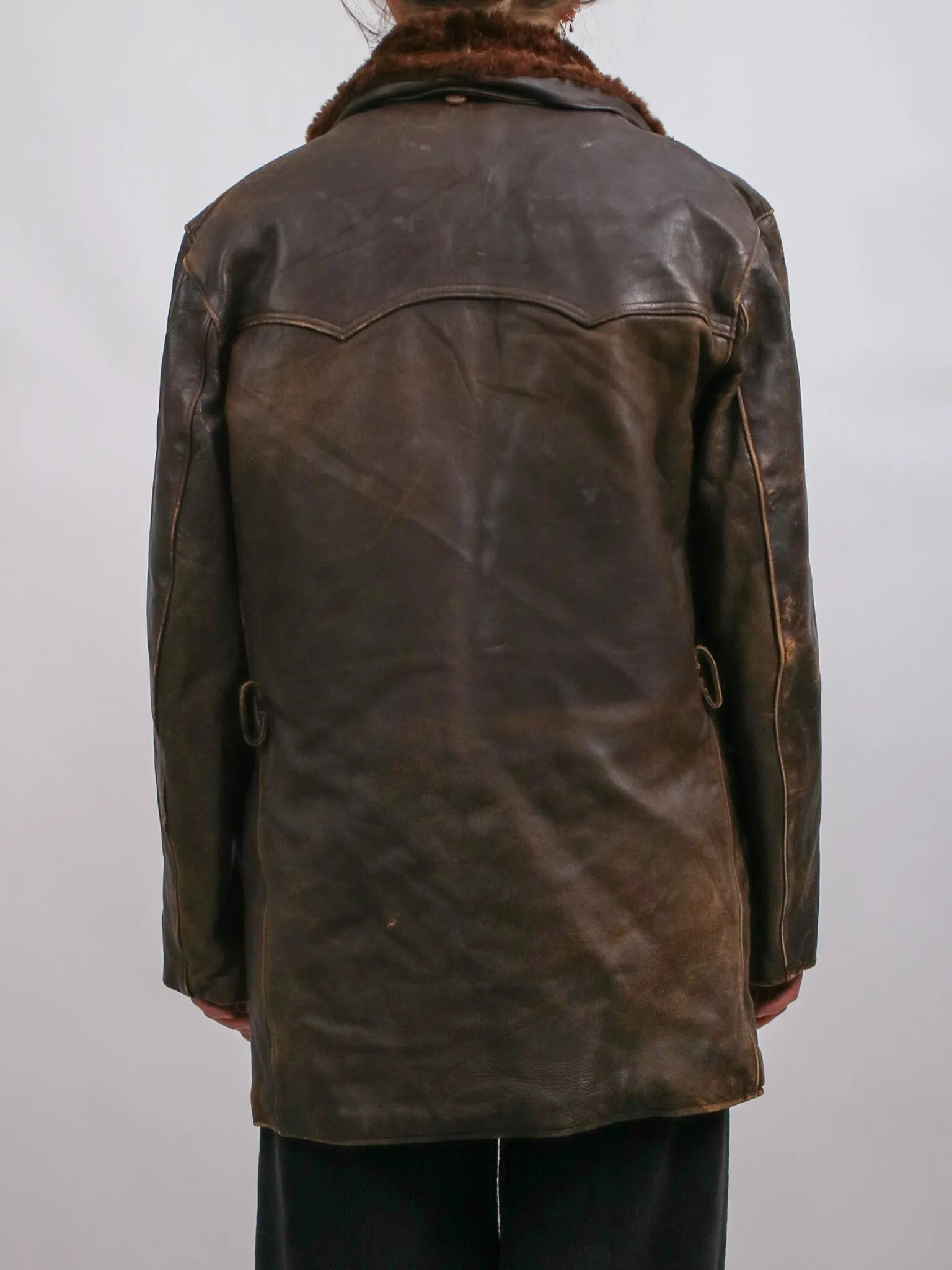 1940s french Brown cowhide car coat jacket with Shearling Lining and Fur Collar