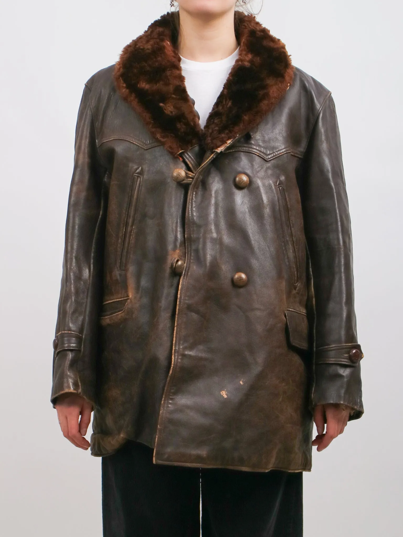 1940s french Brown cowhide car coat jacket with Shearling Lining and Fur Collar