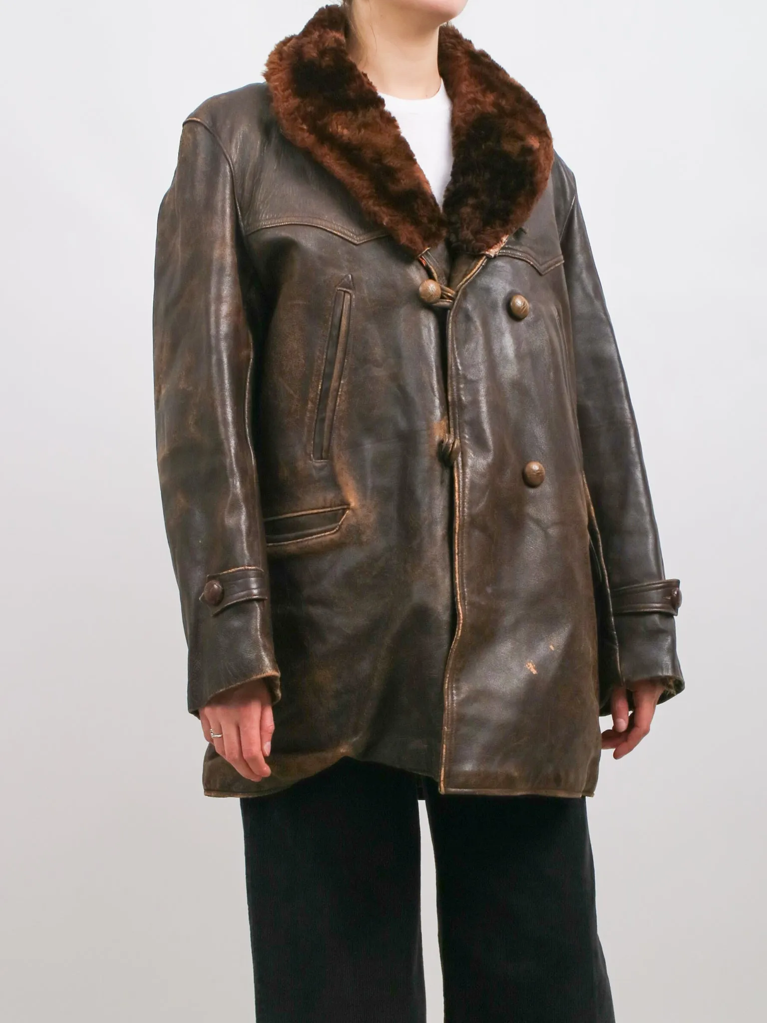 1940s french Brown cowhide car coat jacket with Shearling Lining and Fur Collar