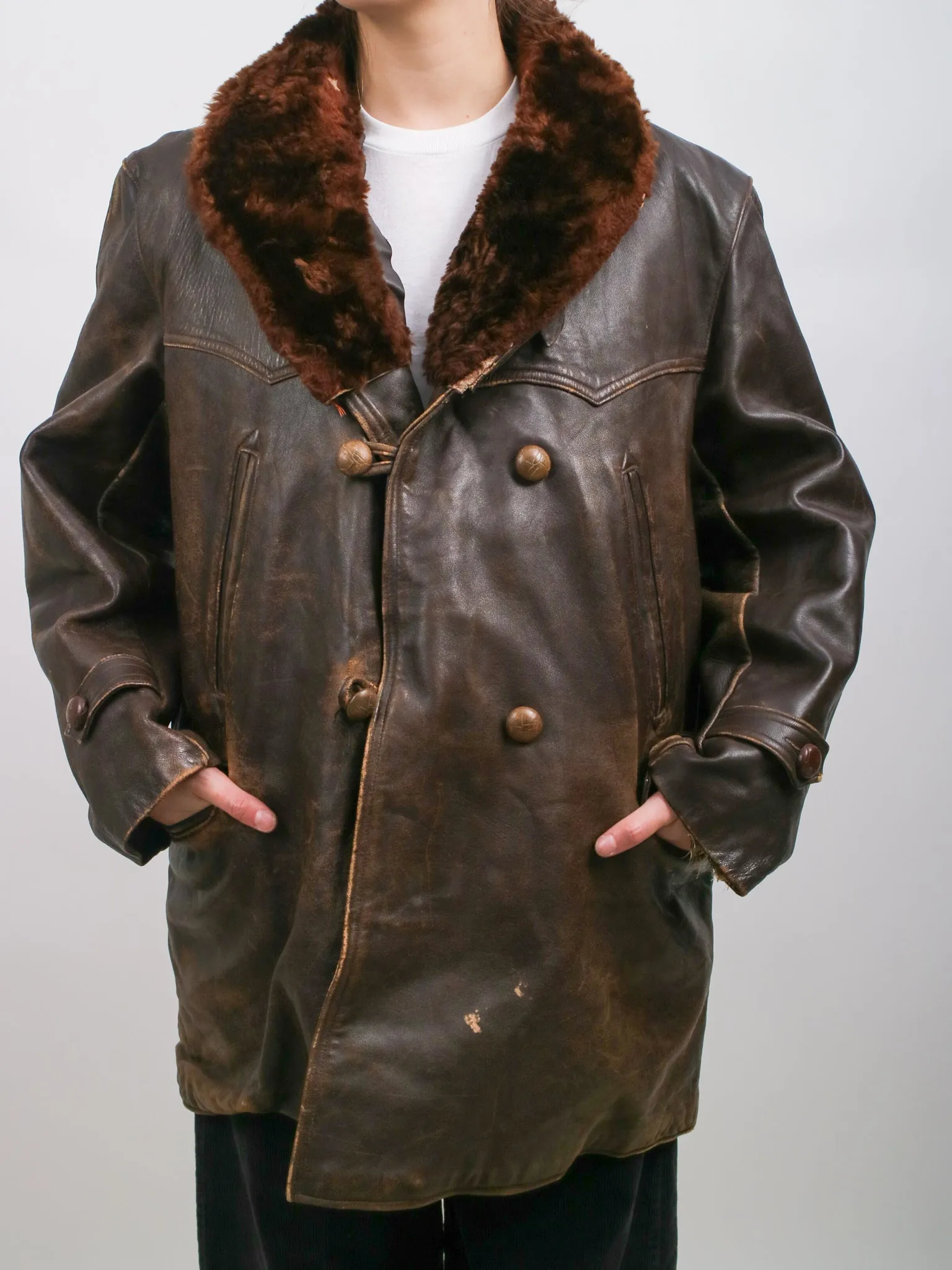 1940s french Brown cowhide car coat jacket with Shearling Lining and Fur Collar