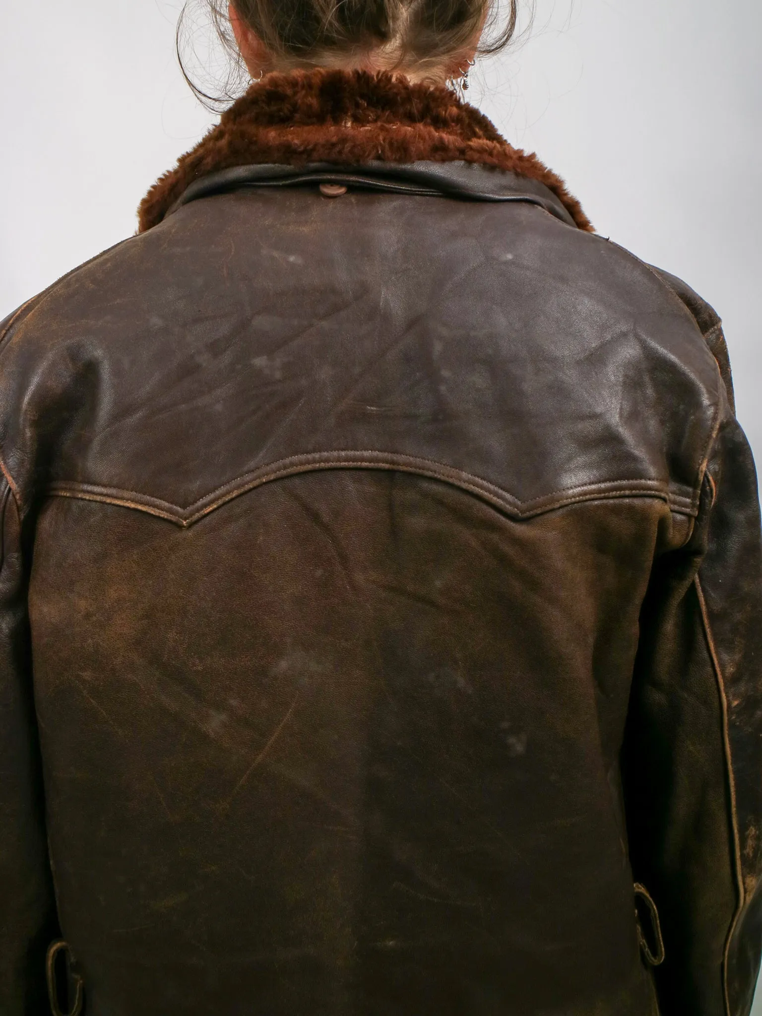 1940s french Brown cowhide car coat jacket with Shearling Lining and Fur Collar