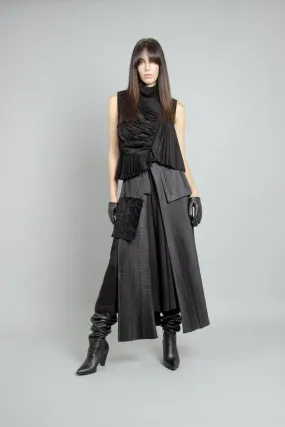 Culottes With Pleated Overwrap Elements and Detachable Pockets