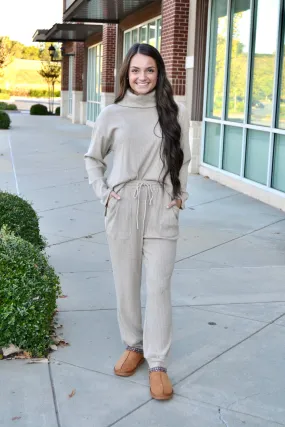 Oatmeal ribbed turtleneck
